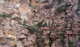 Uẩn khúc vụ nam thanh niên tử vong dưới chân núi sau khi đòi bố mẹ mua xe máy