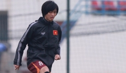 Video: Tuấn Anh phô diễn kĩ thuật trong buổi tập đầu tiên cùng U23 VN