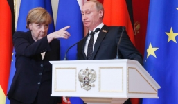 10 bức ảnh tiết lộ lý do bà Merkel trở thành “nhân vật của năm 2015”