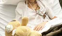 Cô gái 17 tuổi suýt mất mạng sau khi tuyệt thực giảm béo