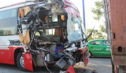 Hàng chục hành khách kêu cứu trong xe khách giường nằm