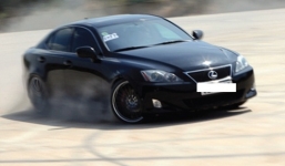 Hà Nội: 2 xe ô tô drift xe giữa đêm như phim hành động