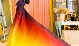 Ngỡ ngàng với chiếc váy dạ hội của Lan Khuê