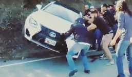 Video: Cứu hộ thành phá xe Lexus