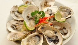 Nguy hiểm khôn lường nếu ăn hàu không đúng cách