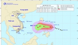 Siêu bão giật cấp 16-17 đang tiến vào biển Đông 