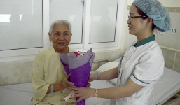 Phẫu thuật mổ u ở tim cứu sống bà cụ 90 tuổi nguy kịch