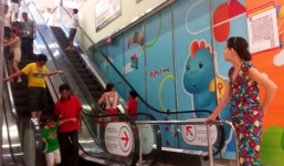 Video nhân chứng kể lại vụ sập thang cuốn ở Lotte Mart quận 7