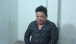 Xe ôm dọa tung ảnh nóng của người vi phạm luật để ép vào khách sạn