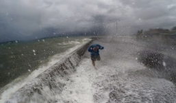 Tin mới nhất bão Melor: giật cấp 16, đổi hướng tiến vào Biển Đông