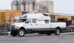 Siêu xe kiêm nhà di động xa xỉ giá 6 triệu USD