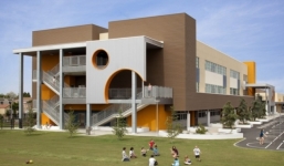 Mỹ: 1000 trường học đóng cửa vì bị đe dọa đánh bom