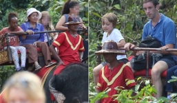 Minh tinh Angelina Jolie bị chỉ trích vì để con cưỡi voi