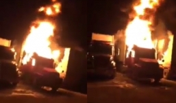 Chập điện, xe container bốc cháy dữ dội giữa đêm