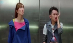 'Sự cố' bất ngờ bên trong thang máy khi mất điện