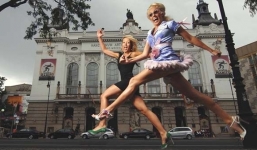 Hậu quả của việc sử dụng giày cao gót không đúng mục đích