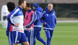 Cầu thủ Chelsea đầu tiên lên tiếng sau khi Mourinho bị sa thải