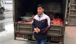 Bắt giữ hơn 1 tấn da, nội tạng bốc mùi hôi thối đang tuồn vào HN