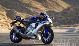 Yamaha thu hồi toàn bộ R1 2015 do lỗi hộp số