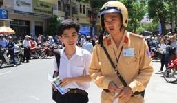 Lối hành xử đẹp của CSGT Đà Nẵng được cư dân mạng chia sẻ suốt tuần qua