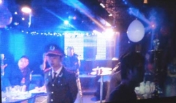 Cảnh sát đột kích quán bar giữa Thủ đô, phát hiện sinh viên bán ma túy