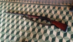 Bé trai 10 tuổi vô tình bắn bạn tử vong