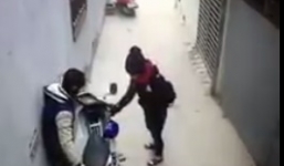 Đôi tình nhân trẻ trộm xe máy và cái kết bất ngờ