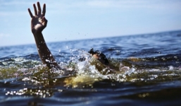 Phát hiện thi thể 2 bé trai nổi trên sông