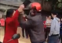 Video: Bị bắt quả tang ngoại tình, chồng đánh vợ, bênh bồ gây xôn xao
