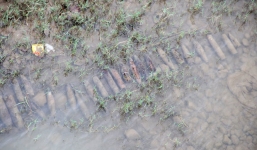 Phát hiện hàng trăm đầu đạn, lựu đạn dưới lòng sông