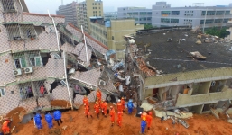 Gần 3.000 người đào tìm thi thể các nạn nhân lở đất Trung Quốc