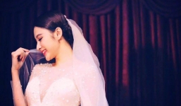 Facebook sao Việt: Angela Phương Trinh bất ngờ mặc váy cưới