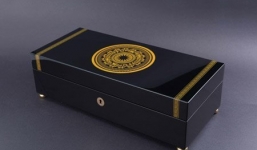 Hộp nhạc hát 'Tiến quân ca' giá hơn 100 triệu