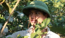 Lệ Rơi khốn đốn đi làm thuê trả nợ sau khi rời showbiz