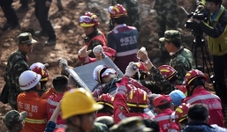 Video: Tìm thấy người sống sót trong vụ lở đất ở TQ sau gần 3 ngày