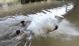 Thương tâm 3 chị em ruột chết đuối dưới ao cá