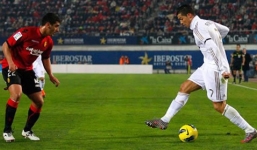 Video: Top 10 pha rê bóng hỏng hài hước nhất năm 2015