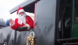 Ông già Noel trên thế giới di chuyển bằng gì?