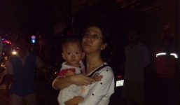 Giải cứu hai cháu bé mắc kẹt trong căn nhà bốn tầng bốc cháy