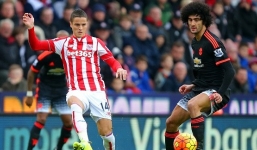 Stoke City 2-0 MU: Van Gaal lâm nguy
