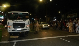 Cụ bà bị xe tải cuốn vào gầm, tử vong tại chỗ