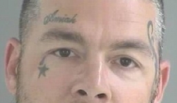 Tăng án tù chỉ vì hai người vợ cùng vào thăm một lúc