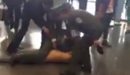 Người đàn ông cởi áo náo loạn sân bay Nội Bài khi chuẩn bị lên máy bay