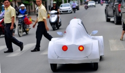  Sinh viên chế tạo xe 4 bánh chạy 200km chỉ tốn 1 lít cồn