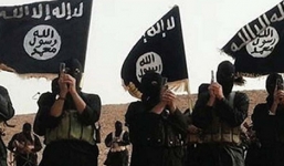 Bốn chiến binh IS bị hành quyết, bêu đầu để trả thù