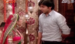 Cô dâu 8 tuổi phần 6 tập 35: Jagdish buồn rầu nhìn Anandi sắp lên xe hoa