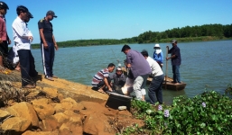 Những vụ nữ sinh tự tử vì bị điểm kém khiến phụ huynh hoang mang