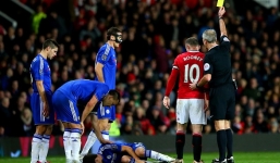 Rooney xứng đáng nhận thẻ đỏ với pha vào bóng thô bạo với Oscar