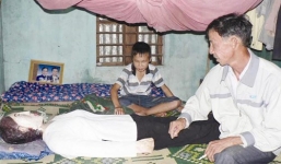 Kỳ lạ người đàn ông ngủ với xác vợ hơn 10 năm ở Quảng Nam