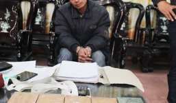 Bắc Giang: Đi taxi quấn 5 bánh heroin quanh người vẫn bị CSGT phát hiện